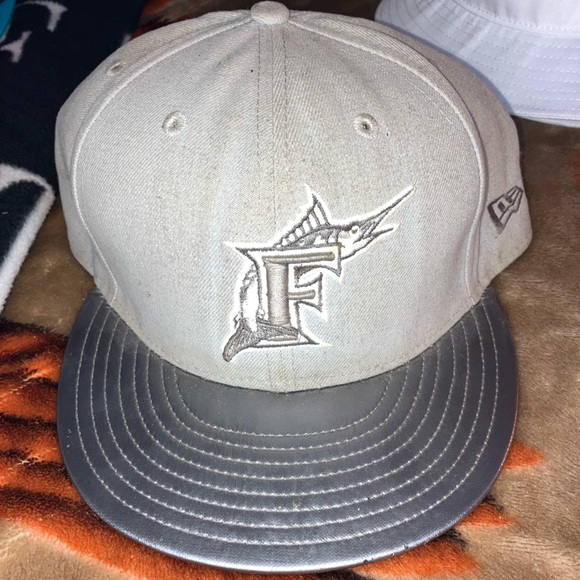 Florida Marlins hat - Picture 1 of 11